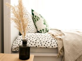 Intérieur harmonieux avec couleurs feng shui pour le secteur ouest