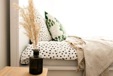 Intérieur harmonieux avec couleurs feng shui pour le secteur ouest